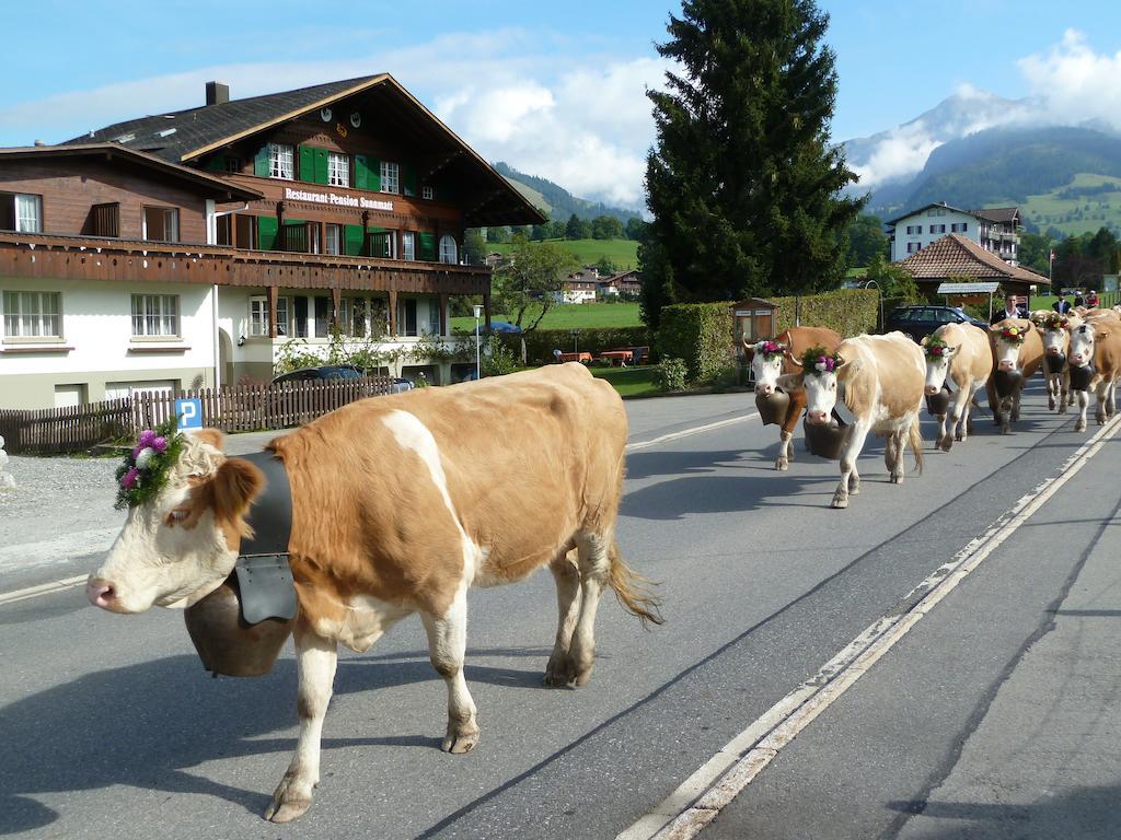 Hotel Restaurant Sunnmatt Aeschi Bei Spiez Exterior foto